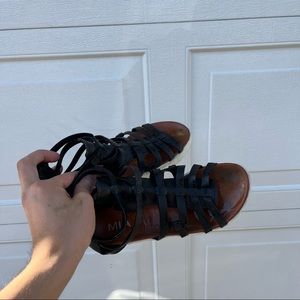 EXCELLENT WOMENS MIA PLATFORM SANDALS